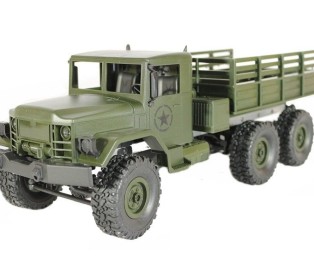 Радиоуправляемая машина MN MODEL военный грузовик (зеленый) 6WD 2.4G 1/16 RTR