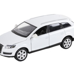 Машина "АВТОПАНОРАМА" Audi Q7, белый, 1/24, свет, звук, в/к 24,5*12,5*10,5 см