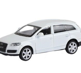 Машина "АВТОПАНОРАМА" Audi Q7, белый, 1/43, инерция, в/к 17,5*12,5*6,5 см